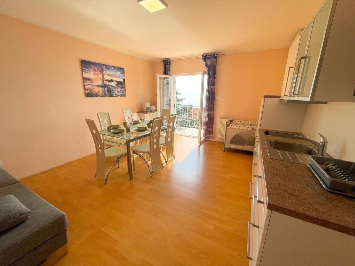 Apartments Sams Novi Vinodolski Luaran gambar